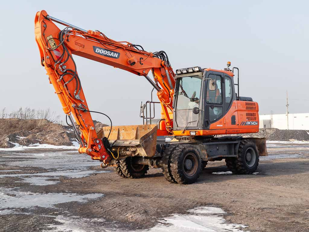 DOOSAN DX140W-3 - Wheel excavator: picture 2 DOOSAN DX140W-3 - Wheel excavator: picture 2