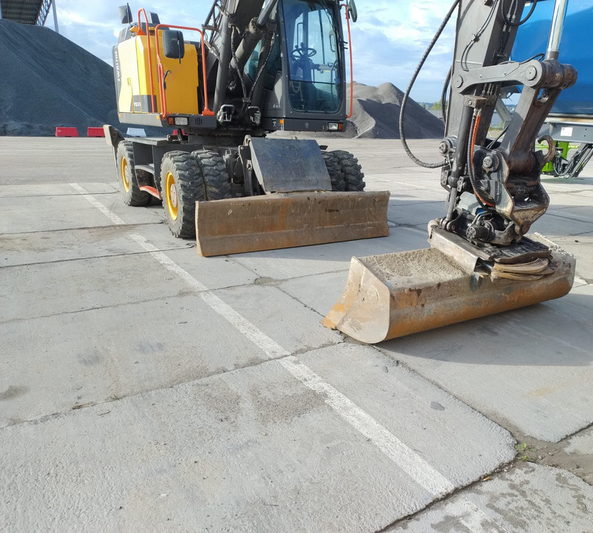 VOLVO EWR170E - Wheel excavator: picture 4 VOLVO EWR170E - Wheel excavator: picture 4