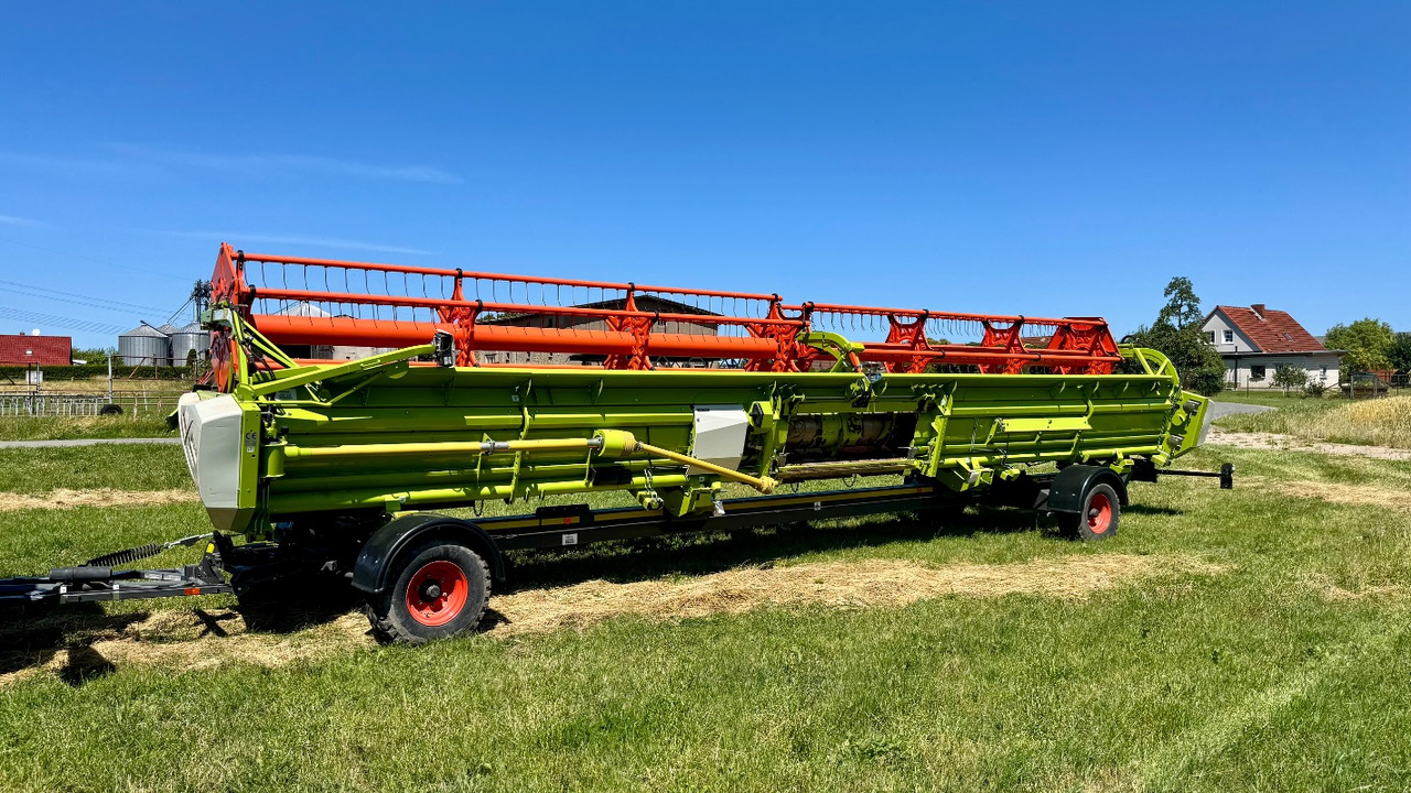 CLAAS Lexion 6900 TerraTrac 890 full Options - Combine harvester: picture 4 CLAAS Lexion 6900 TerraTrac 890 full Options - Combine harvester: picture 4