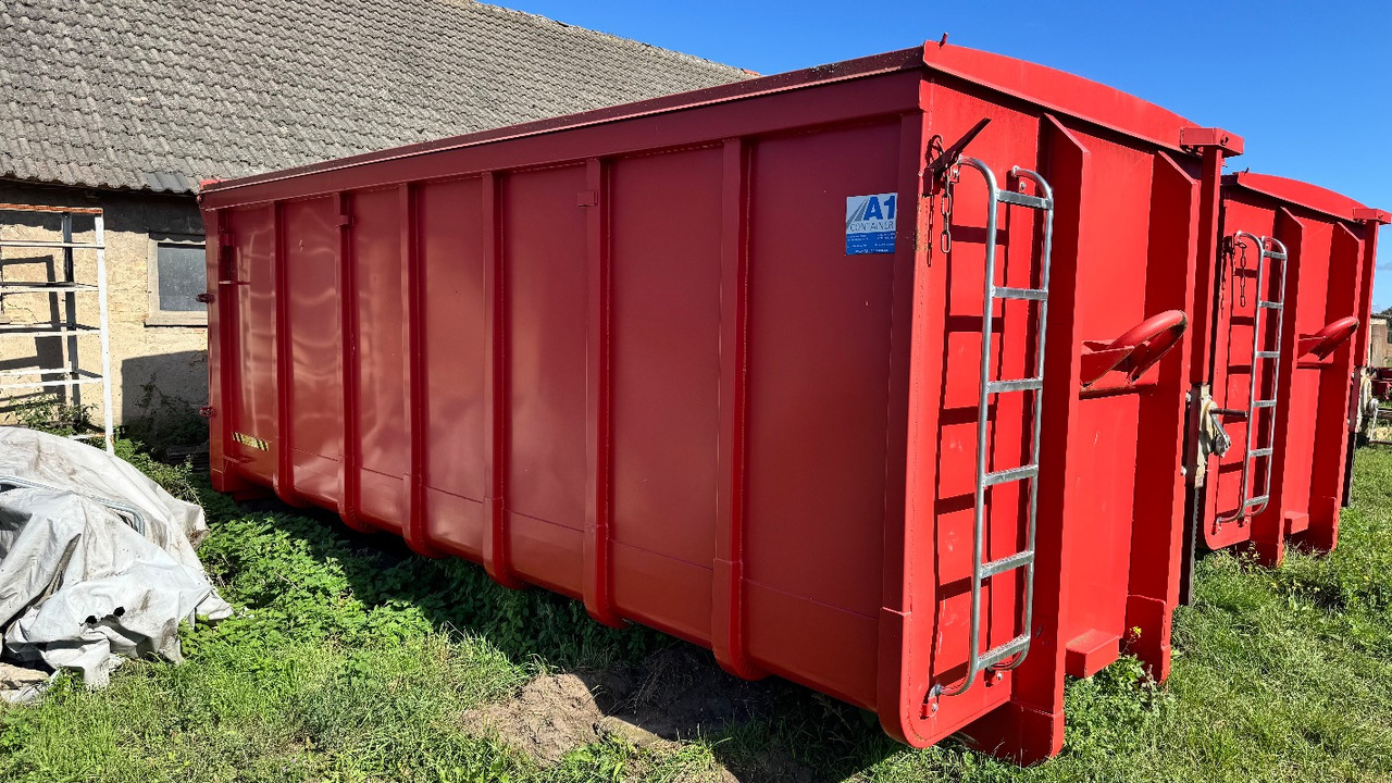 PRONAR T285/1 Hakenlift mit 2 Containern - Tool/ Equipment: picture 2 PRONAR T285/1 Hakenlift mit 2 Containern - Tool/ Equipment: picture 2