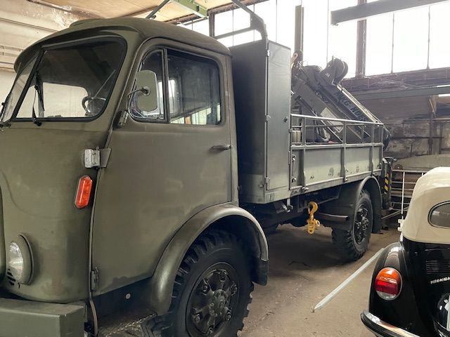 Steyr A 680 G Geländewagen - Dropside/ Flatbed truck, Crane truck: picture 5 Steyr A 680 G Geländewagen - Dropside/ Flatbed truck, Crane truck: picture 5