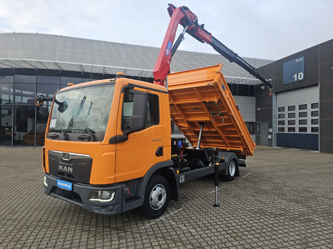 MAN TGL 8.220 - Tipper, Crane truck: picture 1 MAN TGL 8.220 - Tipper, Crane truck: picture 1