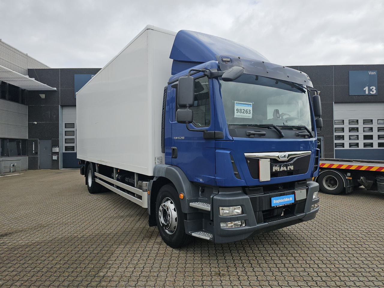 MAN TGM 18.290 - Box truck: picture 2 MAN TGM 18.290 - Box truck: picture 2