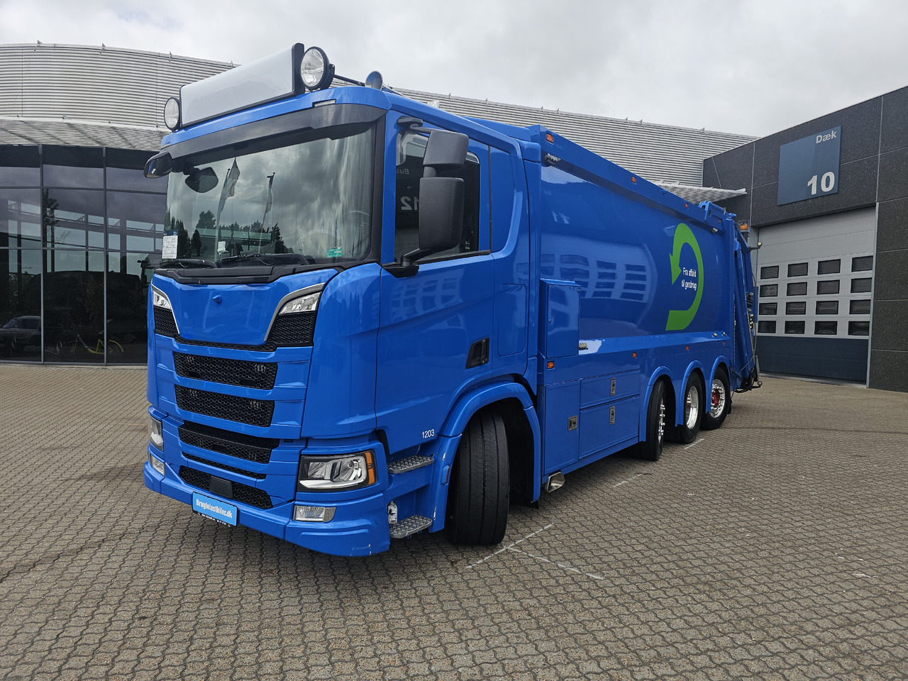 Scania R520 8x2 - Refuse truck: picture 1 Scania R520 8x2 - Refuse truck: picture 1