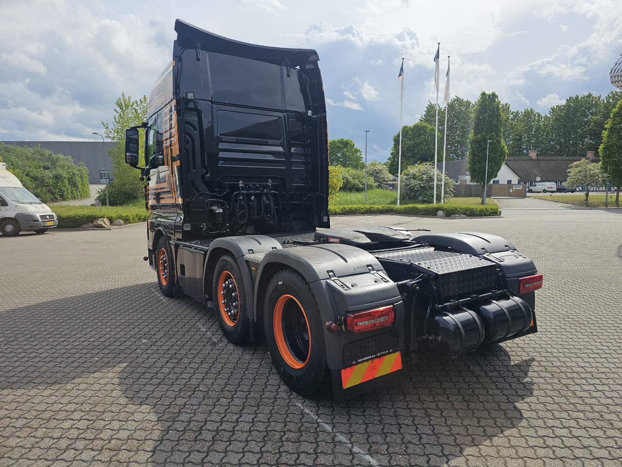 MAN TGX 26.510 - Tractor unit: picture 3 MAN TGX 26.510 - Tractor unit: picture 3