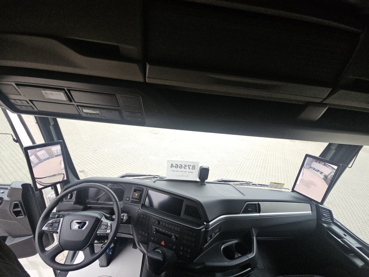 MAN TGX 26.520 - Tractor unit: picture 5 MAN TGX 26.520 - Tractor unit: picture 5