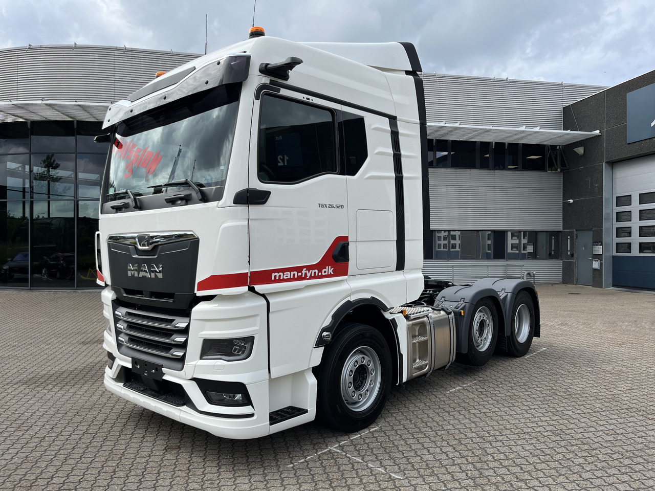 MAN TGX 26.520 - Tractor unit: picture 1 MAN TGX 26.520 - Tractor unit: picture 1