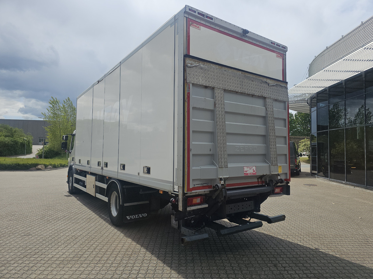 Volvo FE320 - Refrigerated truck: picture 4 Volvo FE320 - Refrigerated truck: picture 4