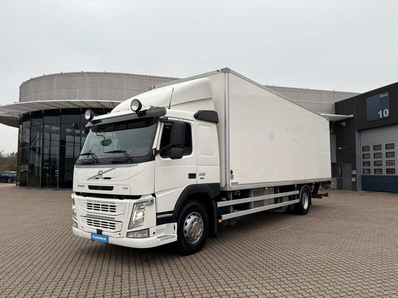 Volvo FM330 - Refrigerated truck: picture 1 Volvo FM330 - Refrigerated truck: picture 1