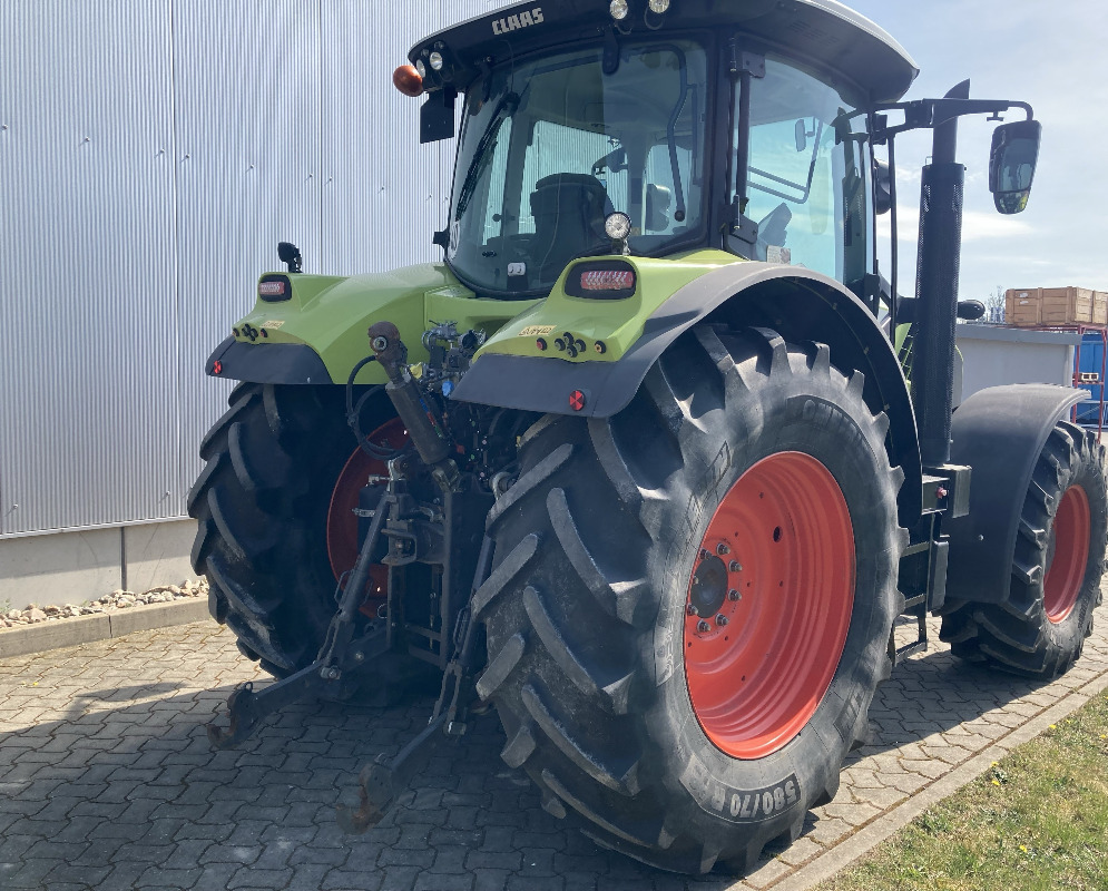 CLAAS Arion 650 CEBIS - Farm tractor: picture 2 CLAAS Arion 650 CEBIS - Farm tractor: picture 2
