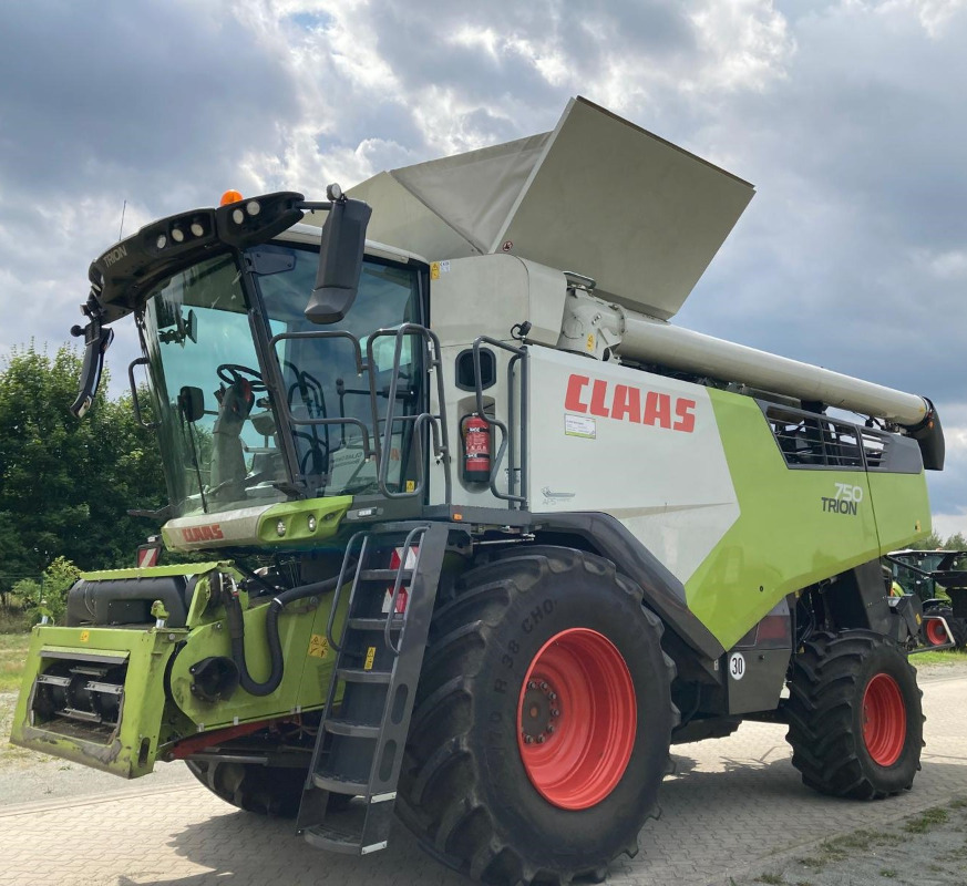 CLAAS Trion 750 - Combine harvester: picture 1 CLAAS Trion 750 - Combine harvester: picture 1