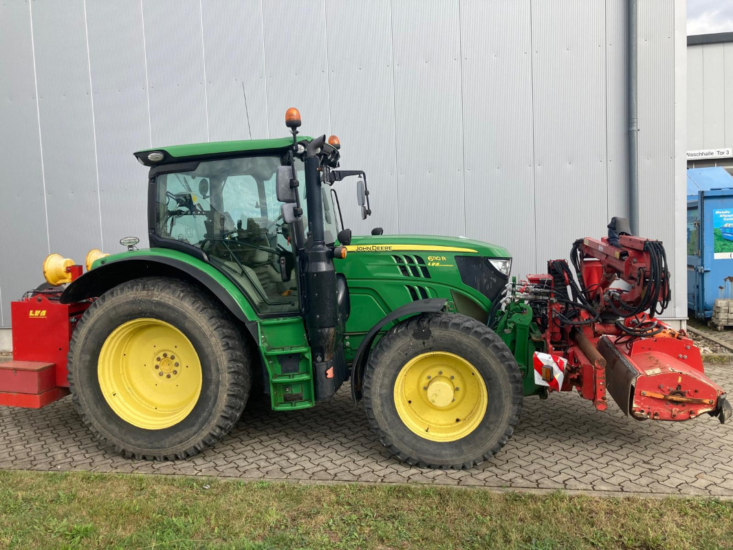 John Deere 6110R - Farm tractor: picture 1 John Deere 6110R - Farm tractor: picture 1