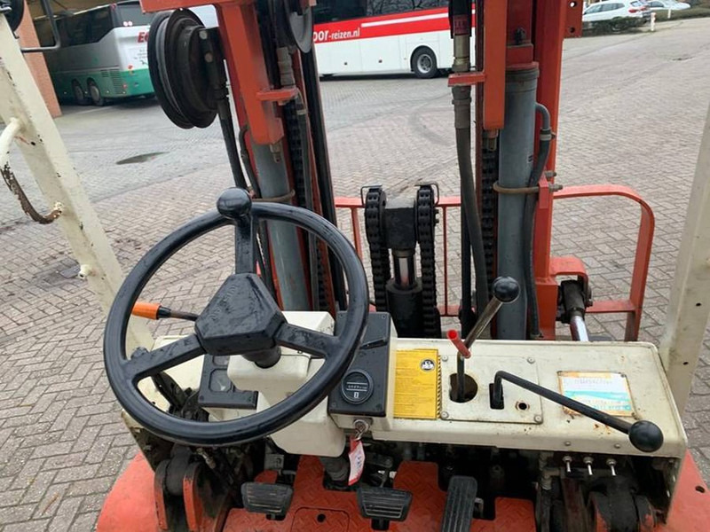 Nissan BF03 - LPG forklift: picture 3 Nissan BF03 - LPG forklift: picture 3