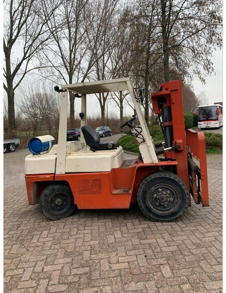 Nissan BF03 - LPG forklift: picture 1 Nissan BF03 - LPG forklift: picture 1