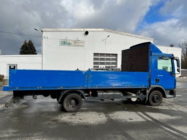 MAN TGL 8.220FG - Dropside/ Flatbed truck: picture 3 MAN TGL 8.220FG - Dropside/ Flatbed truck: picture 3