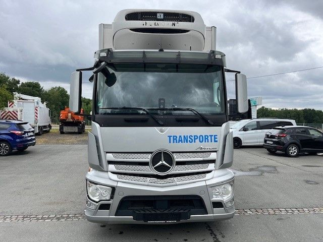 Leasing of  Mercedes-Benz Antos1835 Tiefkühlaufbau  Ladebordw. Thermoking Mercedes-Benz Antos1835 Tiefkühlaufbau  Ladebordw. Thermoking: picture 9 Leasing of  Mercedes-Benz Antos1835 Tiefkühlaufbau  Ladebordw. Thermoking Mercedes-Benz Antos1835 Tiefkühlaufbau  Ladebordw. Thermoking: picture 9