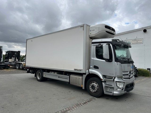Leasing of  Mercedes-Benz Antos1835 Tiefkühlaufbau  Ladebordw. Thermoking Mercedes-Benz Antos1835 Tiefkühlaufbau  Ladebordw. Thermoking: picture 13 Leasing of  Mercedes-Benz Antos1835 Tiefkühlaufbau  Ladebordw. Thermoking Mercedes-Benz Antos1835 Tiefkühlaufbau  Ladebordw. Thermoking: picture 13