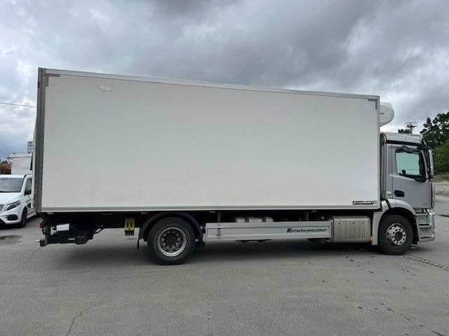 Leasing of  Mercedes-Benz Antos1835 Tiefkühlaufbau  Ladebordw. Thermoking Mercedes-Benz Antos1835 Tiefkühlaufbau  Ladebordw. Thermoking: picture 10 Leasing of  Mercedes-Benz Antos1835 Tiefkühlaufbau  Ladebordw. Thermoking Mercedes-Benz Antos1835 Tiefkühlaufbau  Ladebordw. Thermoking: picture 10