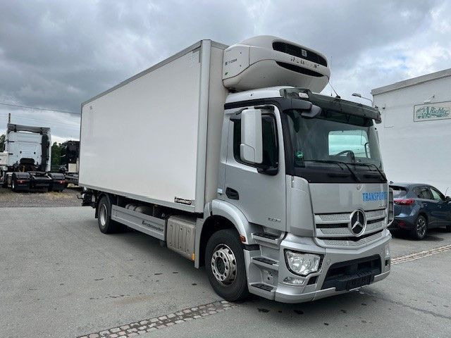 Leasing of  Mercedes-Benz Antos1835 Tiefkühlaufbau  Ladebordw. Thermoking Mercedes-Benz Antos1835 Tiefkühlaufbau  Ladebordw. Thermoking: picture 14 Leasing of  Mercedes-Benz Antos1835 Tiefkühlaufbau  Ladebordw. Thermoking Mercedes-Benz Antos1835 Tiefkühlaufbau  Ladebordw. Thermoking: picture 14