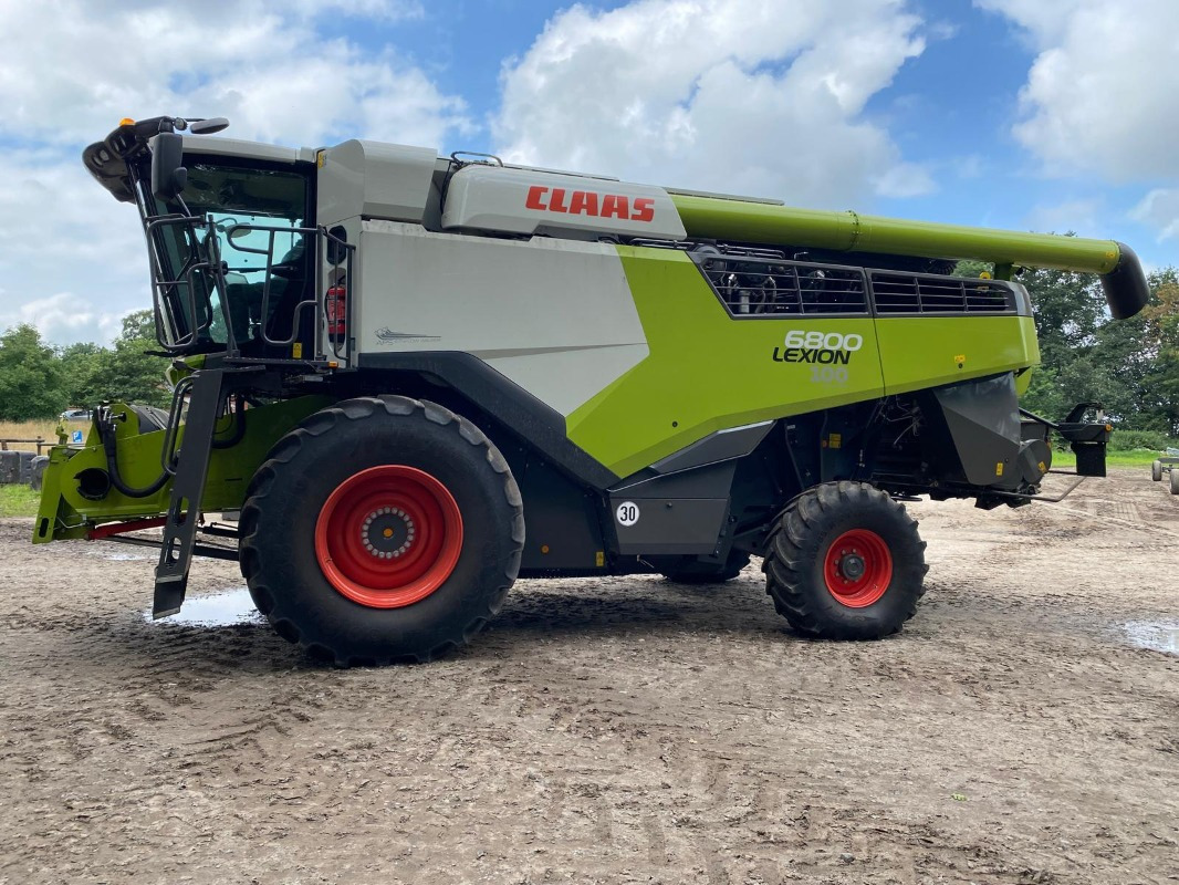 CLAAS Lexion 6800 mit Vario 930 Schneidwerk - Combine harvester: picture 2 CLAAS Lexion 6800 mit Vario 930 Schneidwerk - Combine harvester: picture 2