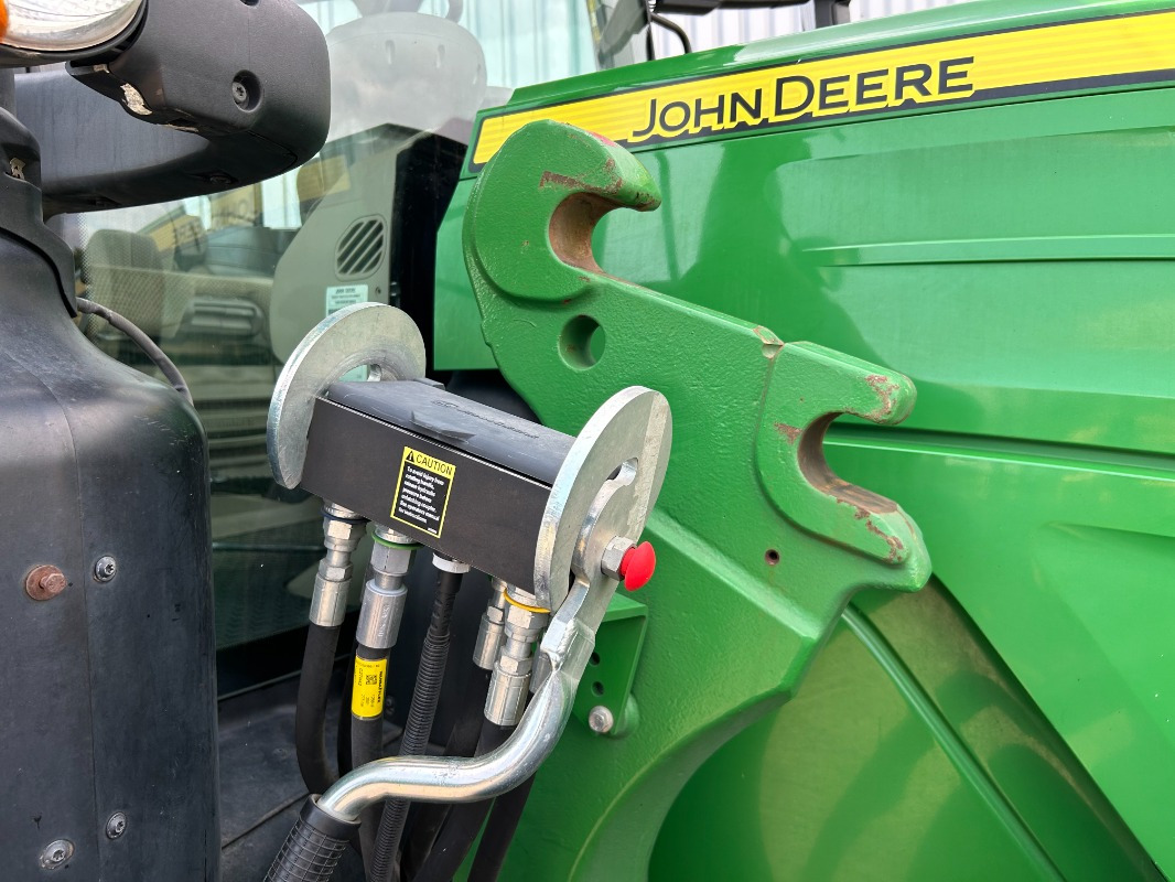 John Deere 6155R - Farm tractor: picture 4 John Deere 6155R - Farm tractor: picture 4