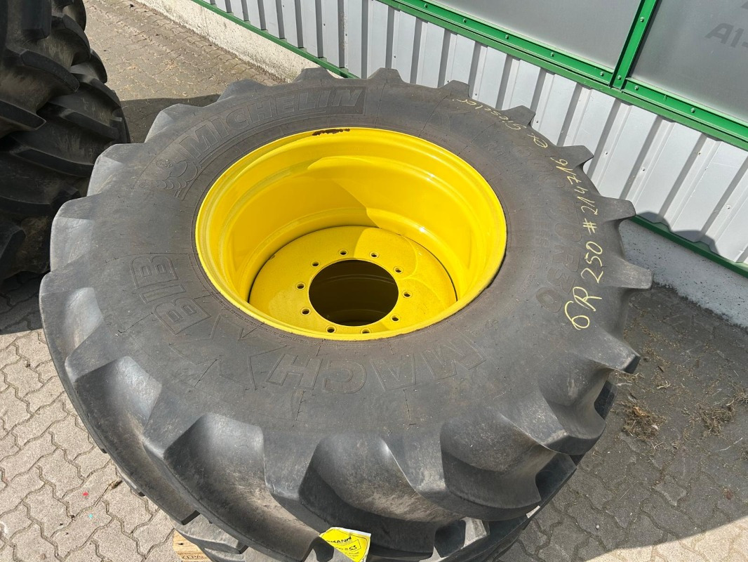 Michelin Kompletträder 710/70R42 600/70R30 - Tire for Agricultural machinery: picture 2 Michelin Kompletträder 710/70R42 600/70R30 - Tire for Agricultural machinery: picture 2