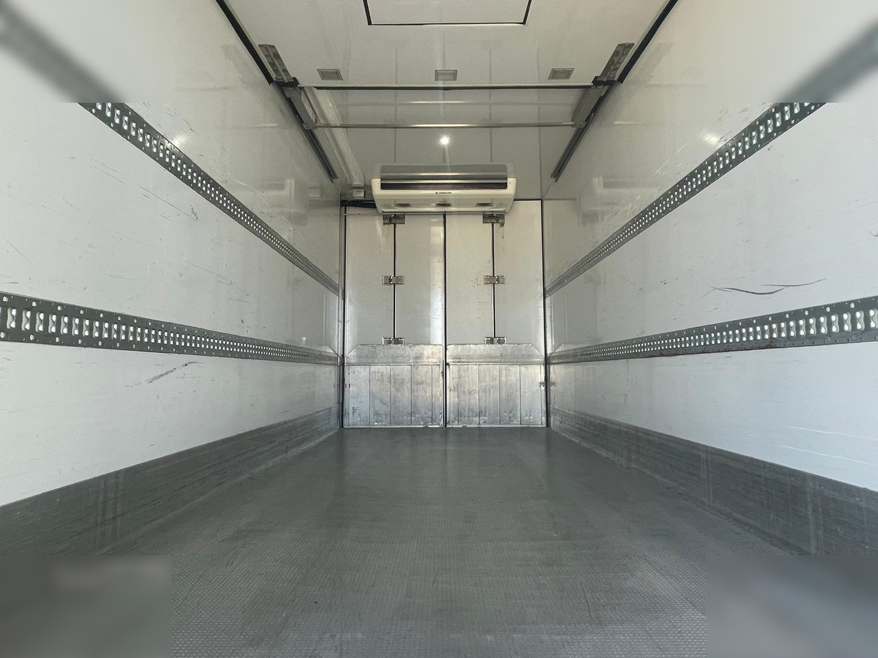 FAST - Refrigerated trailer: picture 4 FAST - Refrigerated trailer: picture 4