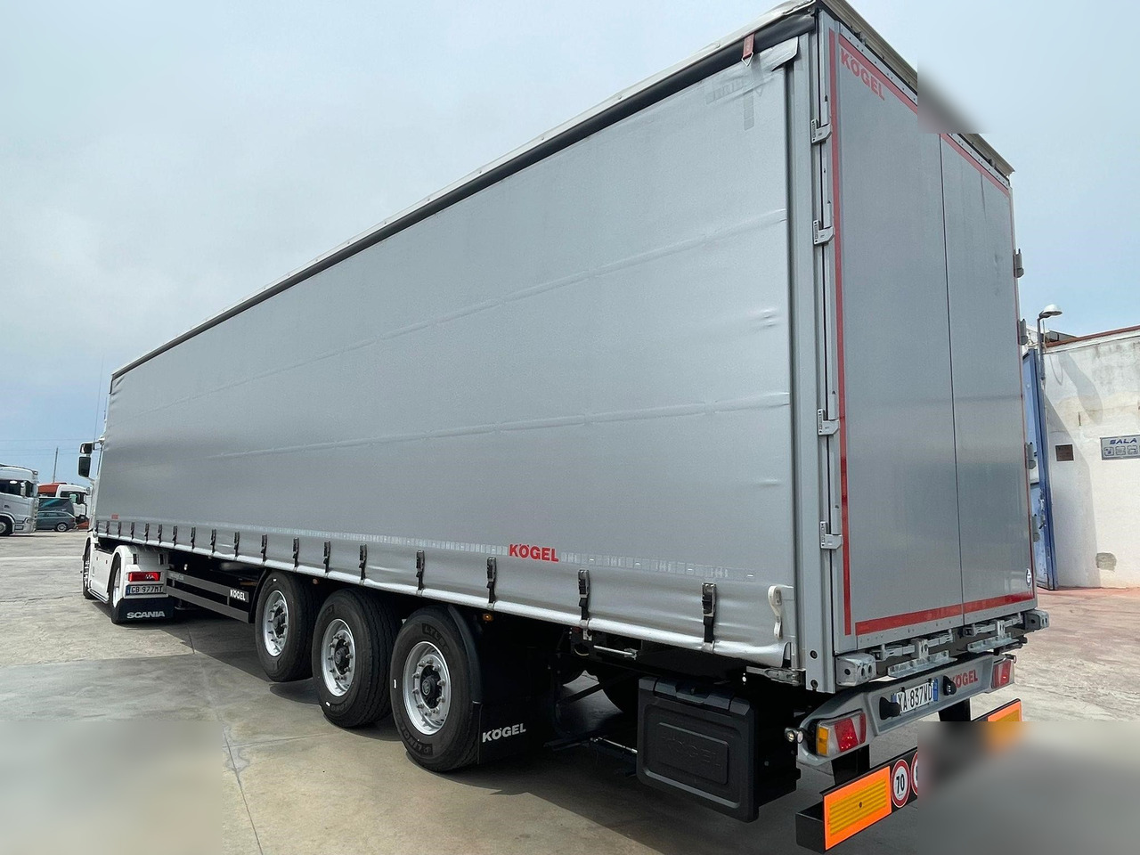 KÖGEL - Curtainsider semi-trailer: picture 1 KÖGEL - Curtainsider semi-trailer: picture 1