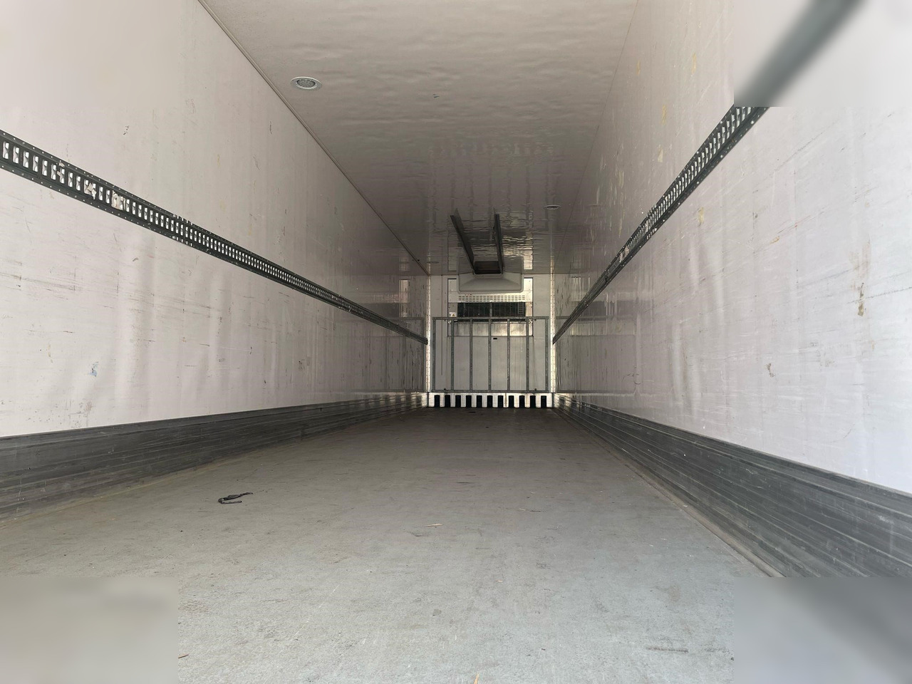 LAMBERET - Refrigerated semi-trailer: picture 3 LAMBERET - Refrigerated semi-trailer: picture 3