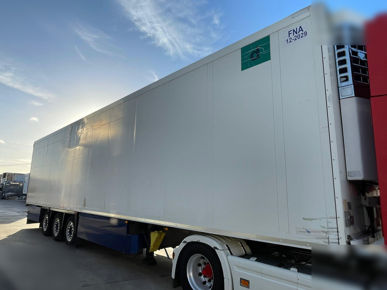 SCHMITZ CARGOBULL - Refrigerated semi-trailer: picture 2 SCHMITZ CARGOBULL - Refrigerated semi-trailer: picture 2
