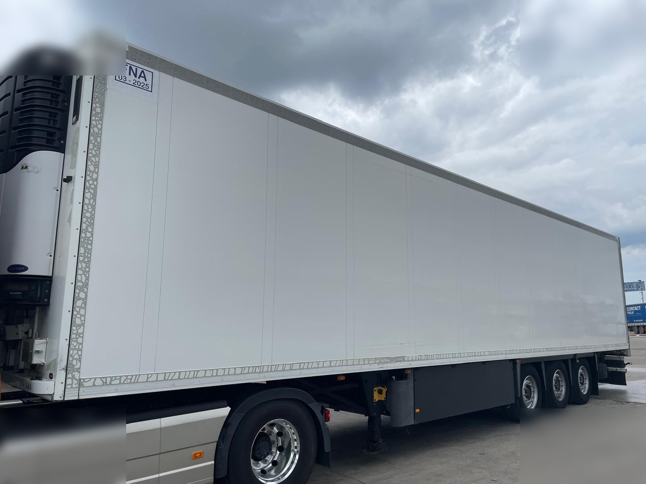 SCHMITZ - Refrigerated semi-trailer: picture 2 SCHMITZ - Refrigerated semi-trailer: picture 2