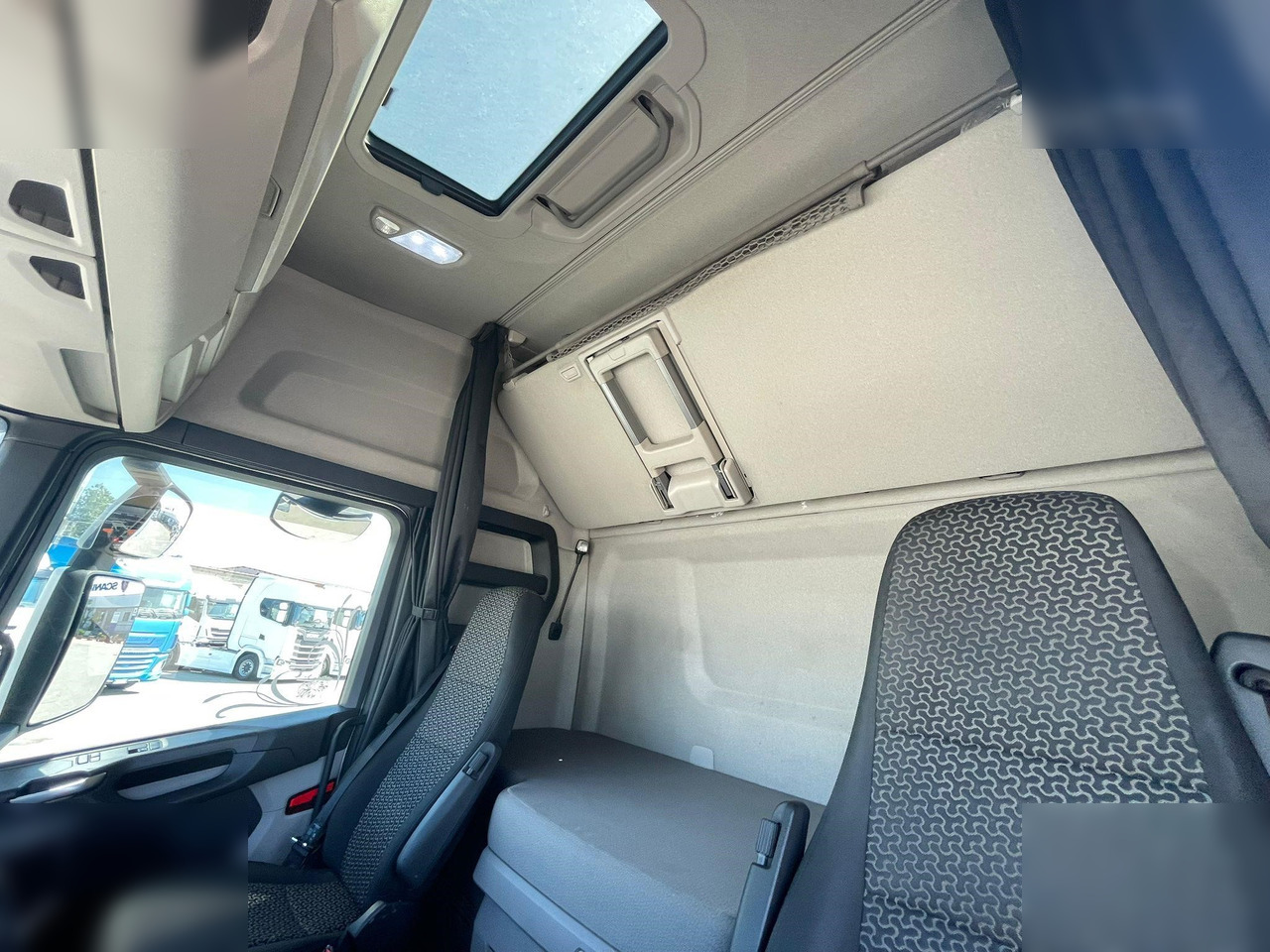 Tractor unit SCANIA S500: picture 7