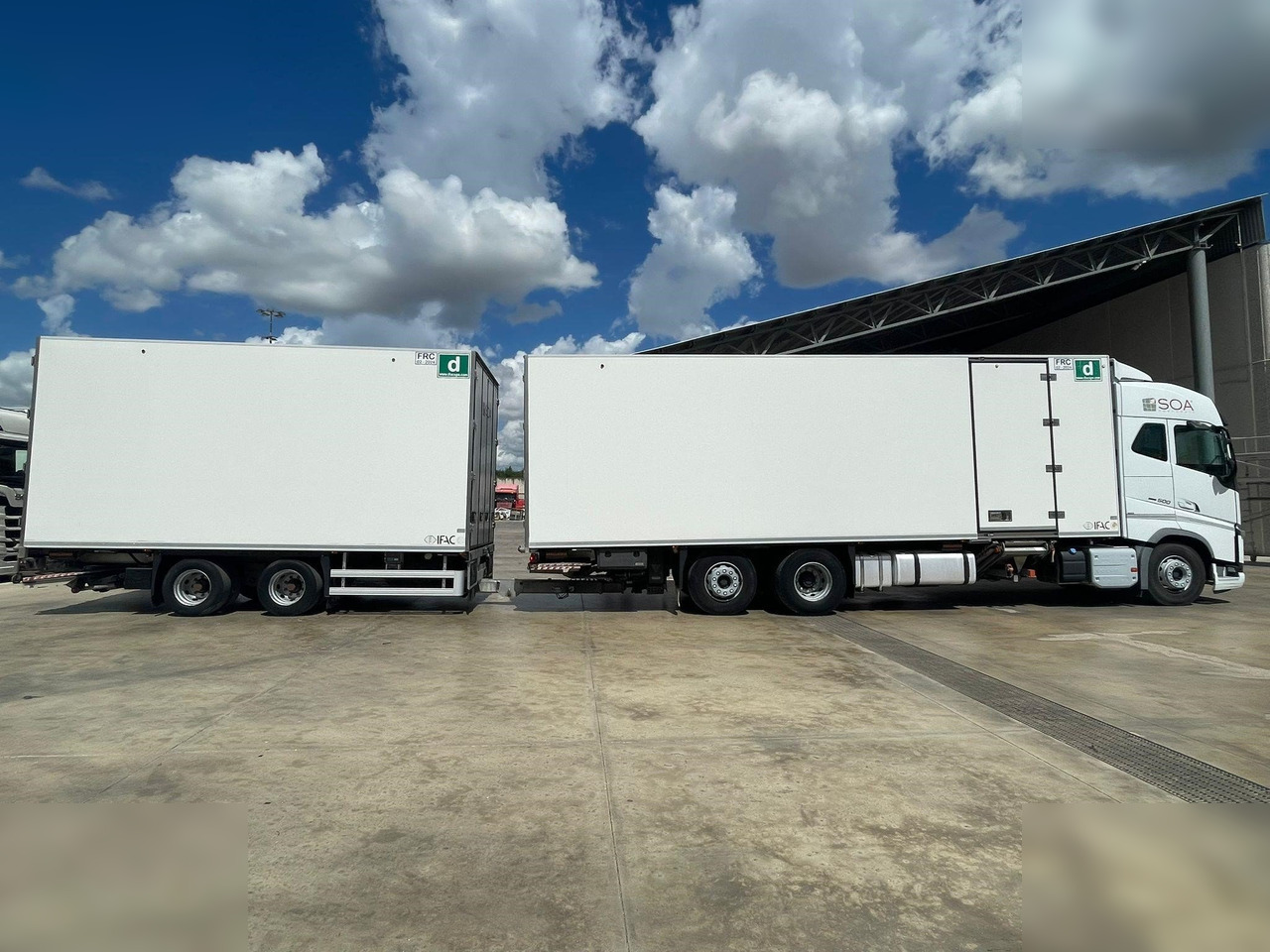 VOLVO FH500 - Refrigerated truck: picture 2 VOLVO FH500 - Refrigerated truck: picture 2