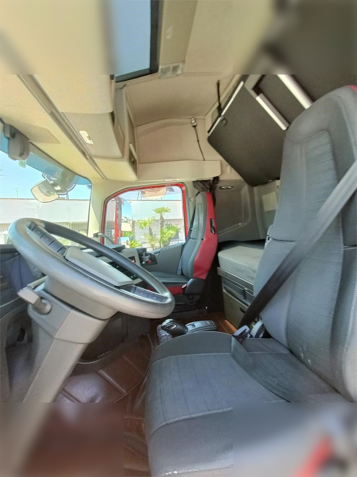 VOLVO FH500 - Container transporter/ Swap body truck: picture 5 VOLVO FH500 - Container transporter/ Swap body truck: picture 5