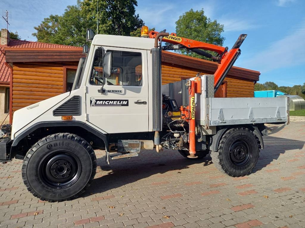 Unimog UNIMOG 4X4 - Crane truck: picture 1 Unimog UNIMOG 4X4 - Crane truck: picture 1