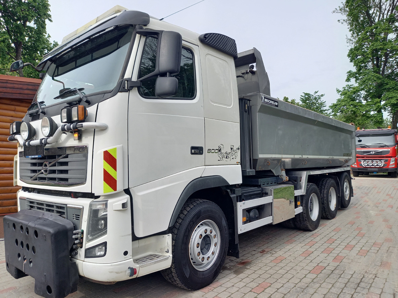VOLVO FH16, 8x4, BIG AXLES, RETARDER, GW 39500 KG - Tipper: picture 1 VOLVO FH16, 8x4, BIG AXLES, RETARDER, GW 39500 KG - Tipper: picture 1
