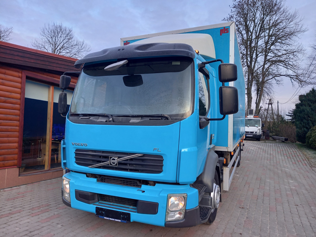 VOLVO FL 240, 4x2, GW 16000 KG - Isothermal truck: picture 4 VOLVO FL 240, 4x2, GW 16000 KG - Isothermal truck: picture 4