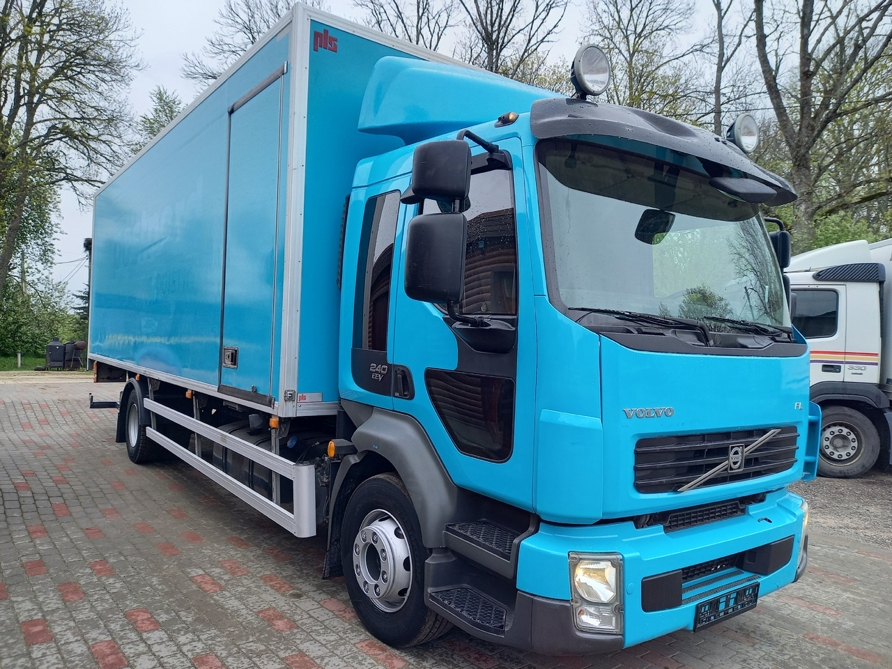 VOLVO FL, 4x2, 16000 KG. EEV - Box truck: picture 3 VOLVO FL, 4x2, 16000 KG. EEV - Box truck: picture 3