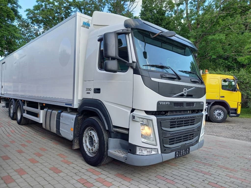 Volvo FM 330, 6x2, CARRIER SUPRA 950 U - Refrigerated truck: picture 5 Volvo FM 330, 6x2, CARRIER SUPRA 950 U - Refrigerated truck: picture 5