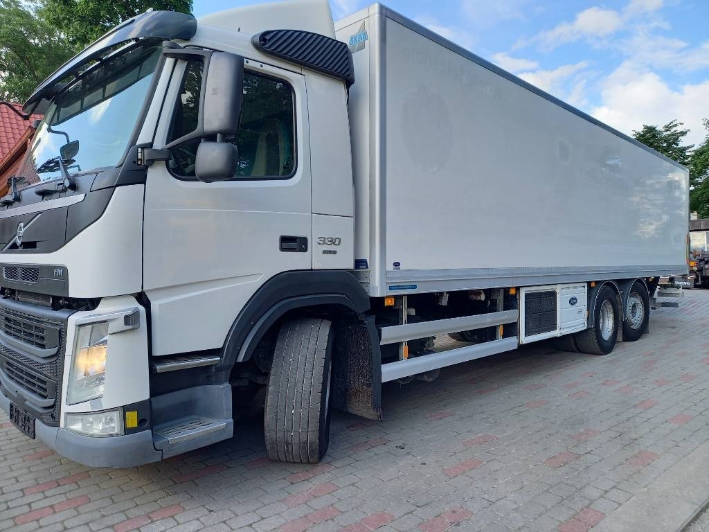 Volvo FM 330, 6x2, CARRIER SUPRA 950 U - Refrigerated truck: picture 3 Volvo FM 330, 6x2, CARRIER SUPRA 950 U - Refrigerated truck: picture 3