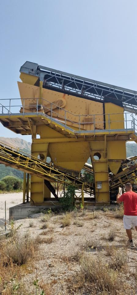 200 t 4 Decksiebmaschine mit prallbrecher - Screener: picture 1 200 t 4 Decksiebmaschine mit prallbrecher - Screener: picture 1