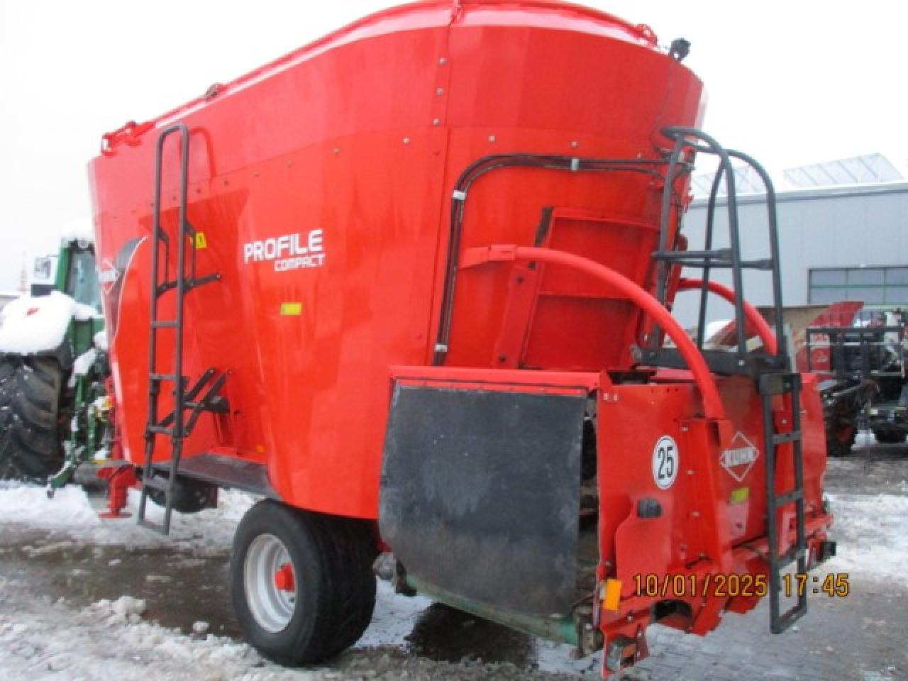 Kuhn Profile 2080 Compact - Forage mixer wagon: picture 2 Kuhn Profile 2080 Compact - Forage mixer wagon: picture 2
