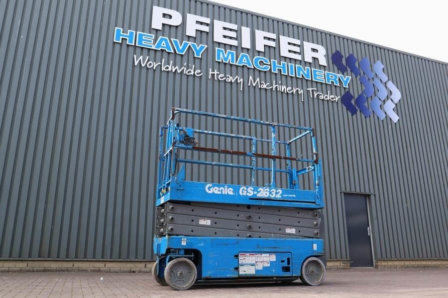 Genie GS2632 Electric, Working Height 10m, 227kg Capacit  - Scissor lift: picture 1 Genie GS2632 Electric, Working Height 10m, 227kg Capacit  - Scissor lift: picture 1
