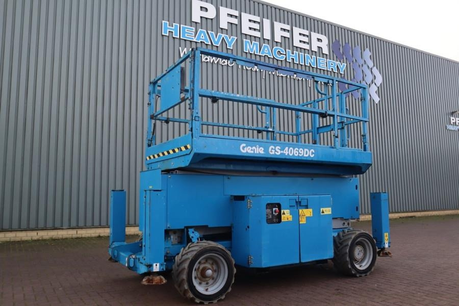 Genie GS4069DC Electric, 14m Working Height, 363kg Capac - Scissor lift: picture 1 Genie GS4069DC Electric, 14m Working Height, 363kg Capac - Scissor lift: picture 1