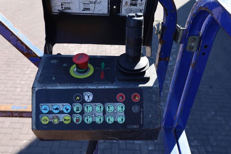 Haulotte H15SX Diesel, 4x4 Drive 15 Working Height, 500kg C - Scissor lift: picture 5 Haulotte H15SX Diesel, 4x4 Drive 15 Working Height, 500kg C - Scissor lift: picture 5