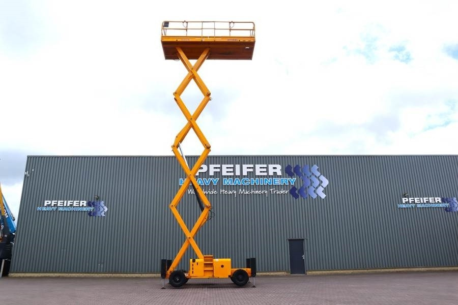 Haulotte H15SXL Diesel, 4x4 Drive, 15m Working Height, 500k - Scissor lift: picture 3 Haulotte H15SXL Diesel, 4x4 Drive, 15m Working Height, 500k - Scissor lift: picture 3
