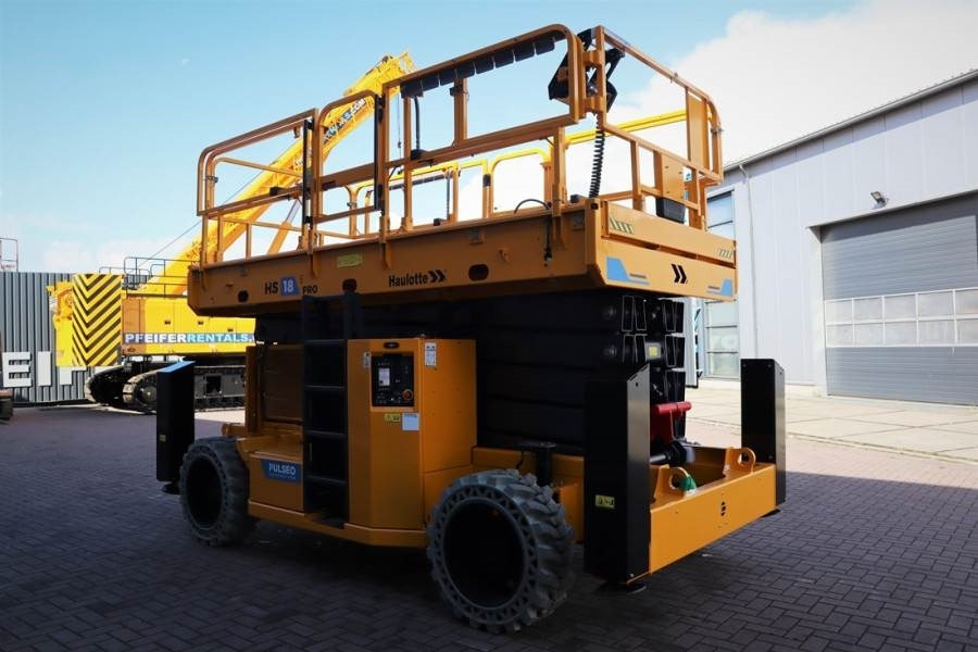 Haulotte HS18EPRO Full Electric 4x4 Drive, Versatile Use: O  - Scissor lift: picture 2 Haulotte HS18EPRO Full Electric 4x4 Drive, Versatile Use: O  - Scissor lift: picture 2