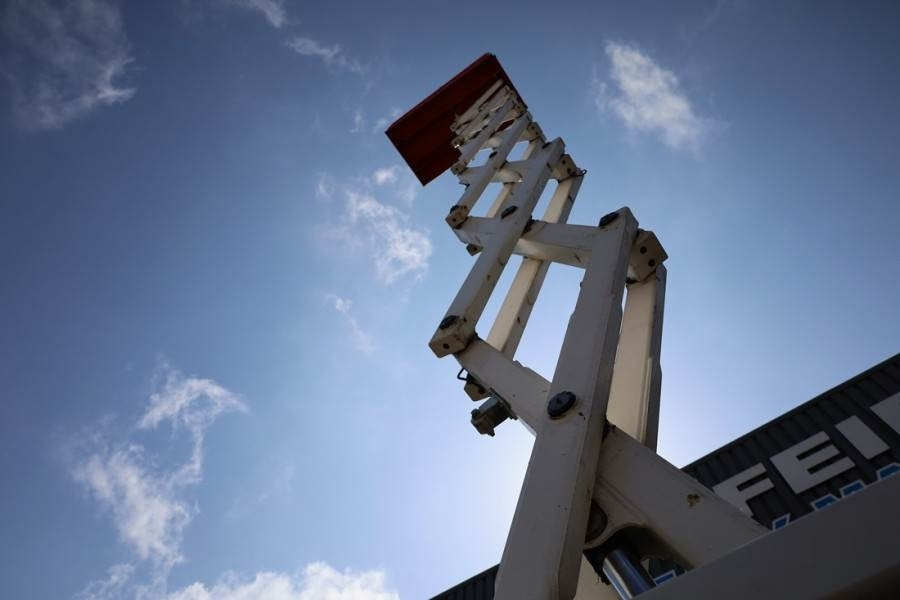 Scissor lift Holland Lift Ecostar HL-11812 Electric, 14m Working Height, 300: picture 9 Scissor lift Holland Lift Ecostar HL-11812 Electric, 14m Working Height, 300: picture 9