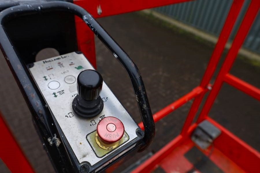 Holland Lift Ecostar HL-7814 Electric, 10m Working Height, 450k - Scissor lift: picture 4 Holland Lift Ecostar HL-7814 Electric, 10m Working Height, 450k - Scissor lift: picture 4