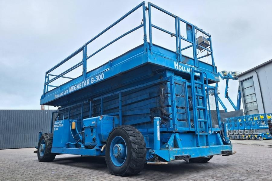 Scissor lift Holland Lift Megastar G300 Diesel, 4x4x4 Drive, 33.5m Working H: picture 7 Scissor lift Holland Lift Megastar G300 Diesel, 4x4x4 Drive, 33.5m Working H: picture 7